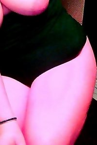 Chubby girl enjoy sensual exercising on bed